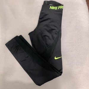Women’s Nike Pro HyperWarm leggings size S